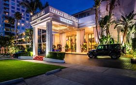 Beverly Hills Plaza Hotel